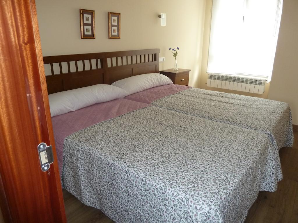Apartamentos Arcos del Esva Luarca Quarto foto